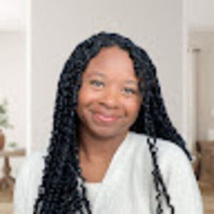 Meet your Posher, Inaya